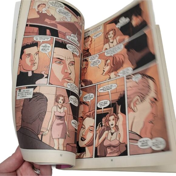 The Complete Bite Club Vertigo Comics Trade Paperback TPB Graphic Novel - Picture 7 of 10